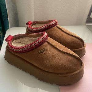 UGGS Tazz Size 7 Chestnut Brown